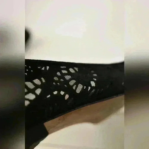 MANOLO BLAHNIK Black Lace Suede Cutout Floral Round Toe Flats 37.5EU 7.5US Italy - Picture 7 of 8